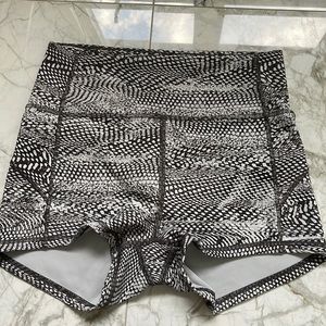 Lululemon In Movement Short 2.5”